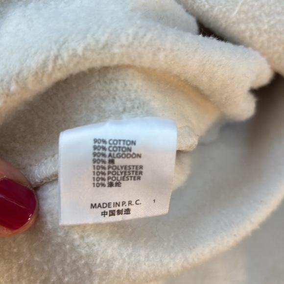 Brandy Melville Crewneck - Picture 8 of 9